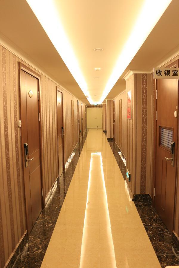 Hanshi Hotel Yanji Bagian luar foto